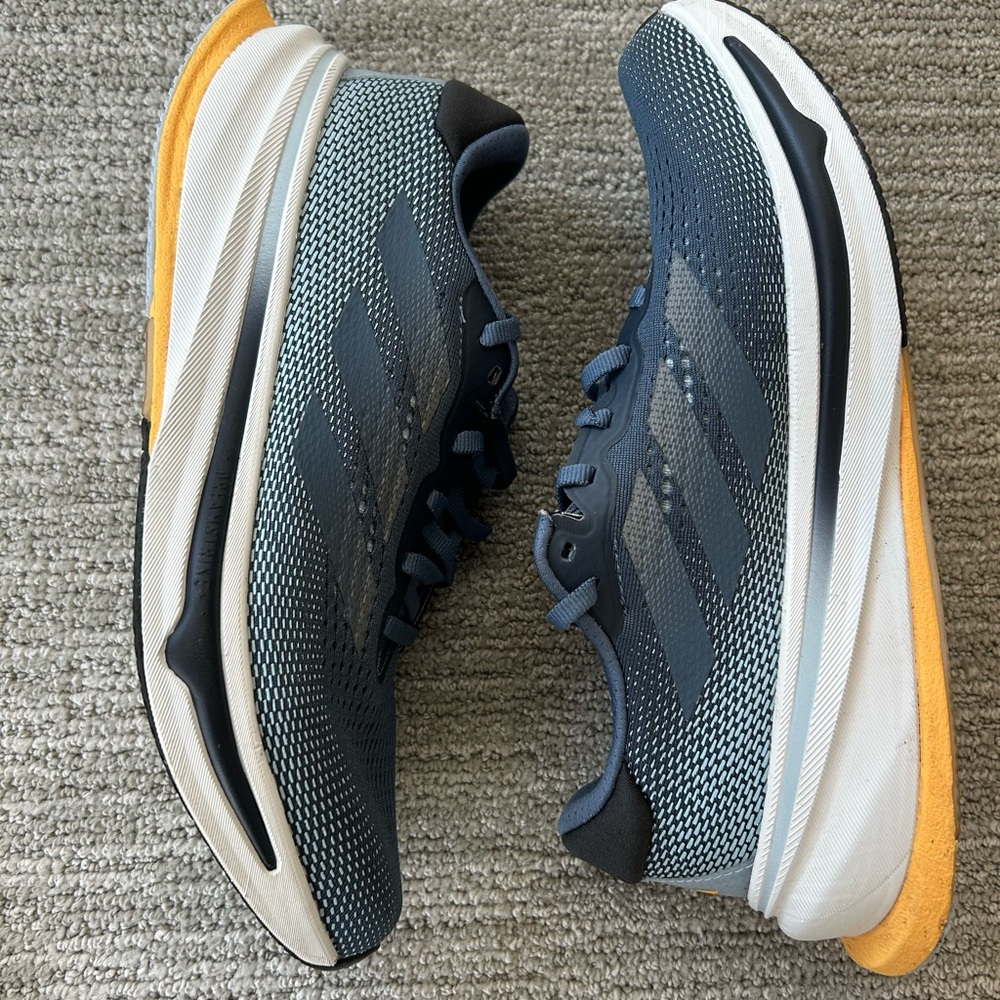 adidas supernova running/walking shoe - men’s size 9